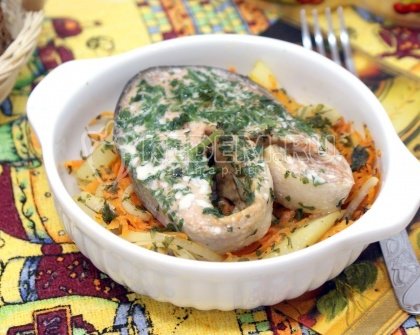 Кета с овощами в духовке