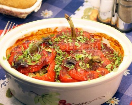 Фаршированные перцы рисом и овощами