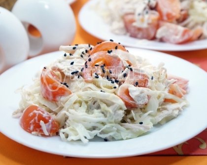 Салат из свежей капусты с курицей