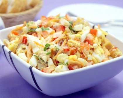 Салат с копченой курицей и корейской морковью