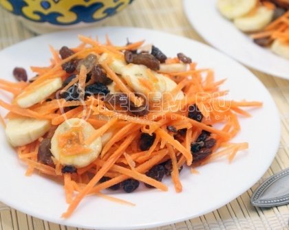 Салат из моркови с бананом