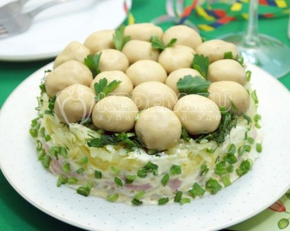 Салат «Грибная поляна» с шампиньонами