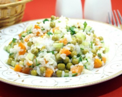 Салат с рисом и огурцом «Софья»