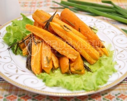 Морковь запеченная с розмарином